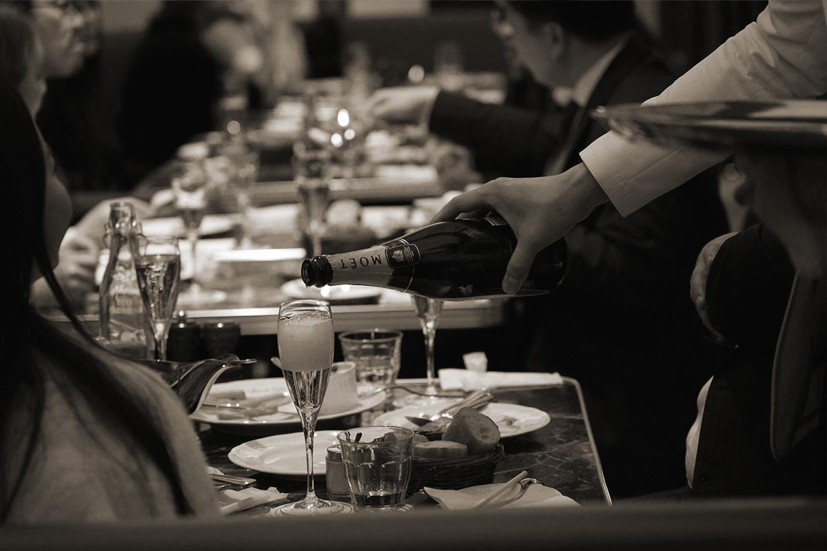 東京・南青山のカフェレストラン LA & LE（ラ・エ・ル）